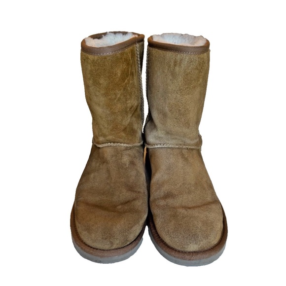 Koolaburra by UGG Style #1017090 Suede/Sheerling Slip On Boots; Tan; Size 9 - Picture 4 of 14